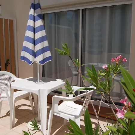 Restaurant De La Ξενοδοχείο 3*