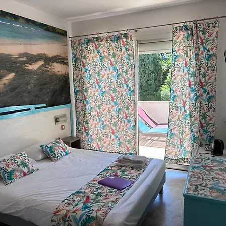 ホテル Restaurant De La 3*