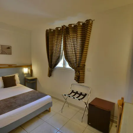 ホテル Restaurant De La 3*