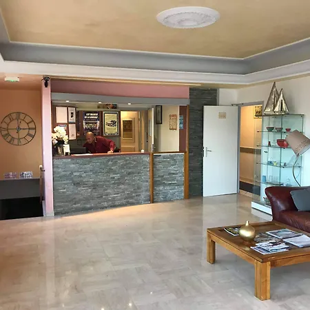 ホテル Restaurant De La