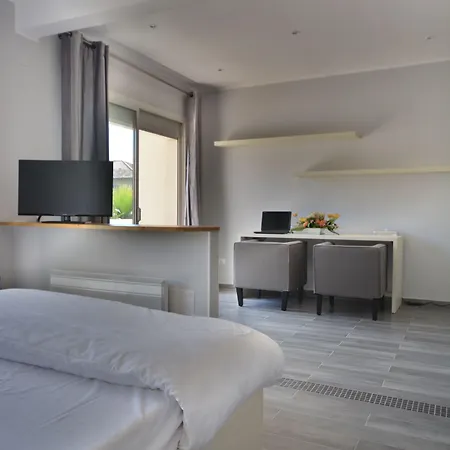 ホテル Restaurant De La 3*