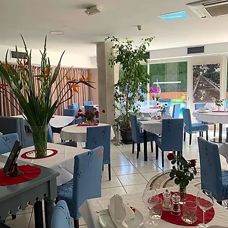 Restaurant De La 3*
