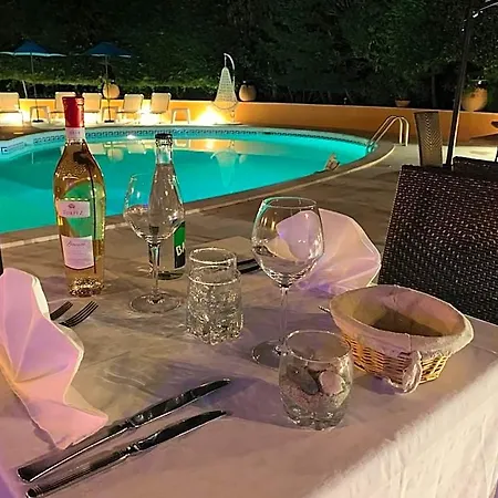 Restaurant De La 3*