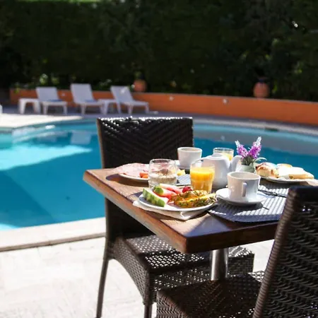 Hotel Restaurant De La 3*