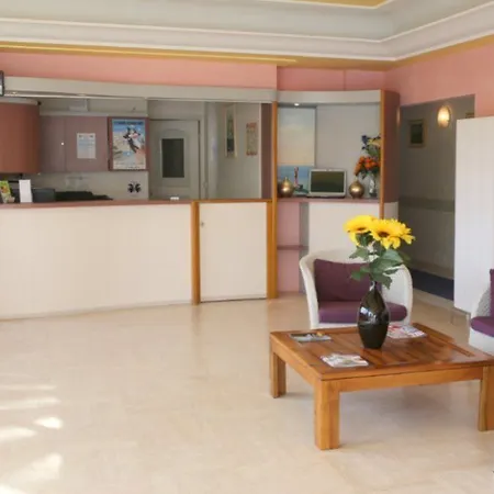 Restaurant De La 3* ゴルフ・ジュアン