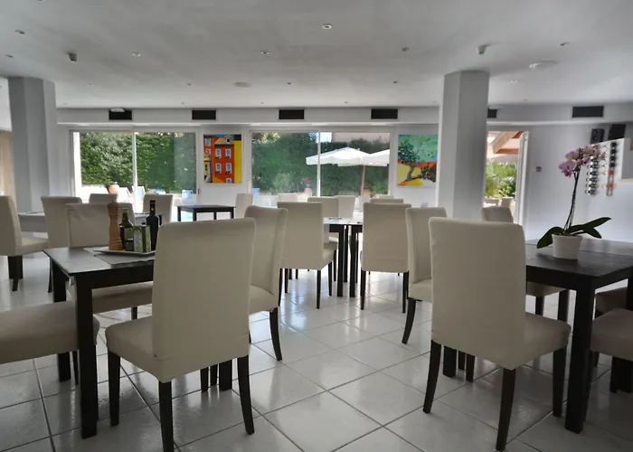 Restaurant De La Szálloda 3*
