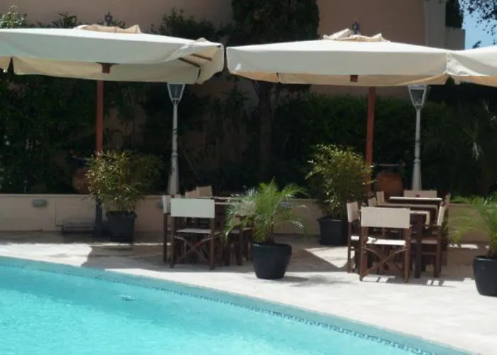 Restaurant De La Szálloda 3*