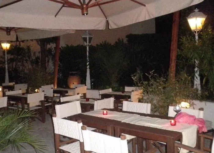 Szálloda Restaurant De La 3*